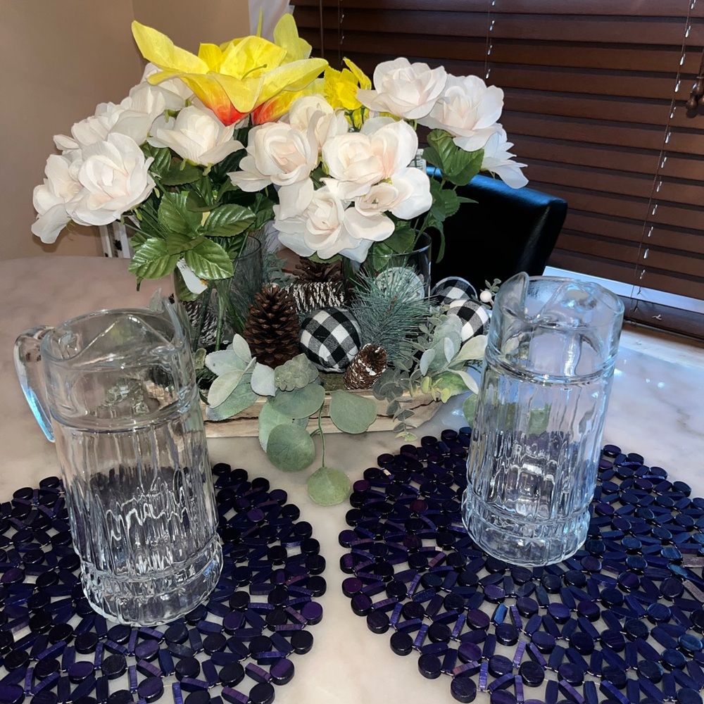 Beautiful Malaysia Style 48 oz Libbey Water /Beverage Pitchers